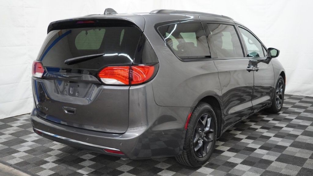 2019 Chrysler Pacifica Image 7