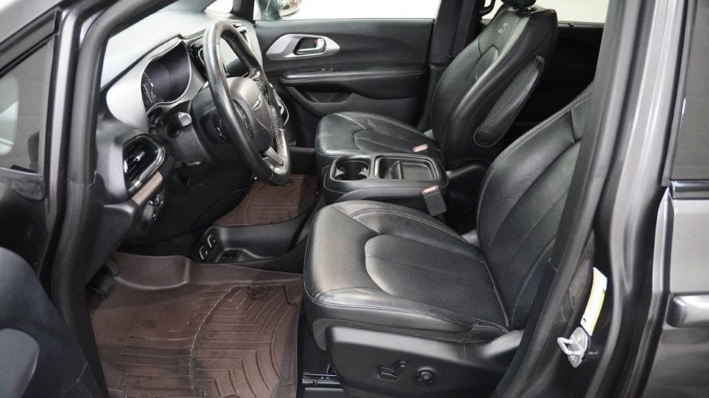 2019 Chrysler Pacifica Image 9