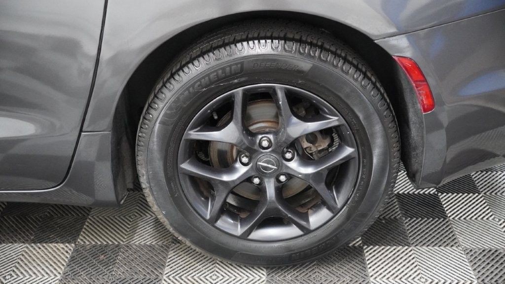 2019 Chrysler Pacifica Image 10