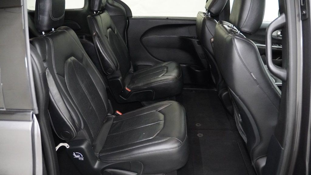 2019 Chrysler Pacifica Image 18