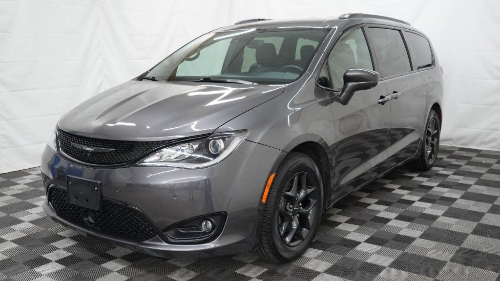 2019 Chrysler Pacifica Image 2