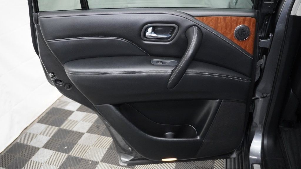 2019 INFINITI QX80 Image 17