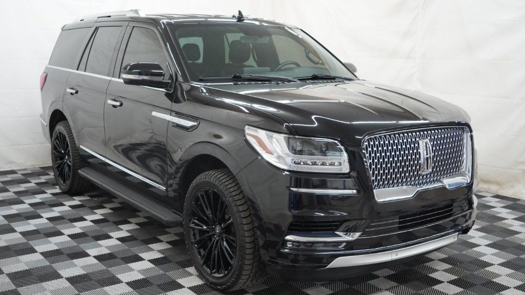 2019 Lincoln Navigator Image 1