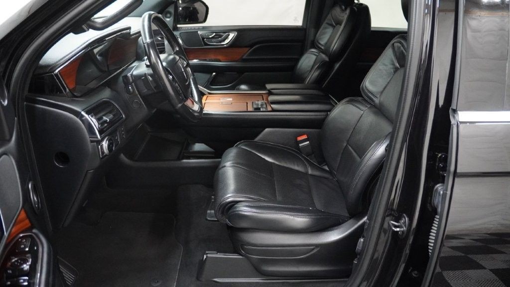 2019 Lincoln Navigator Image 10