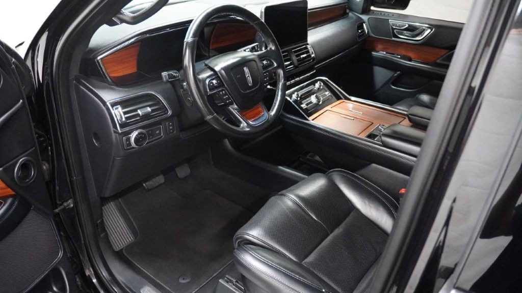 2019 Lincoln Navigator Image 11