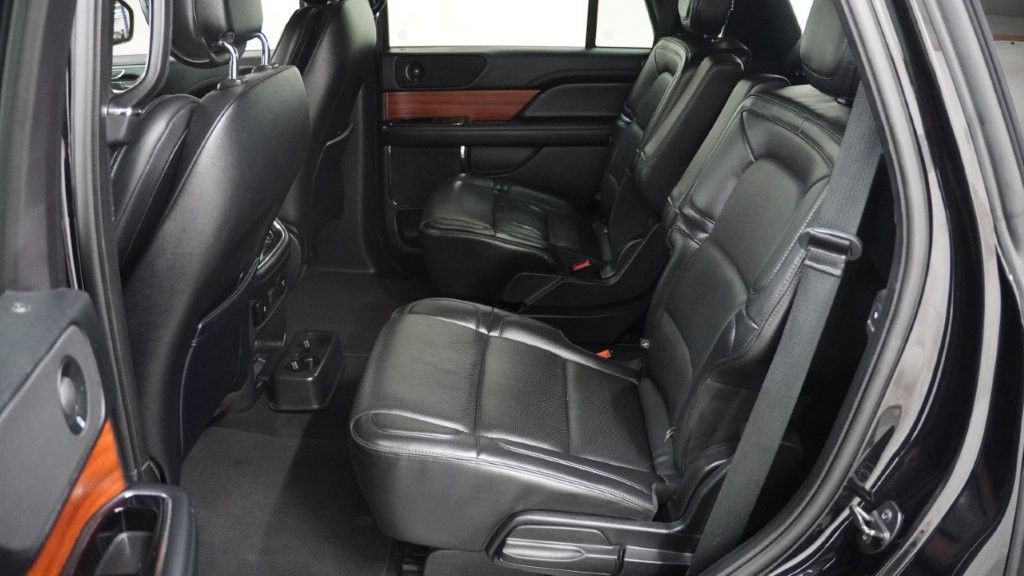 2019 Lincoln Navigator Image 14