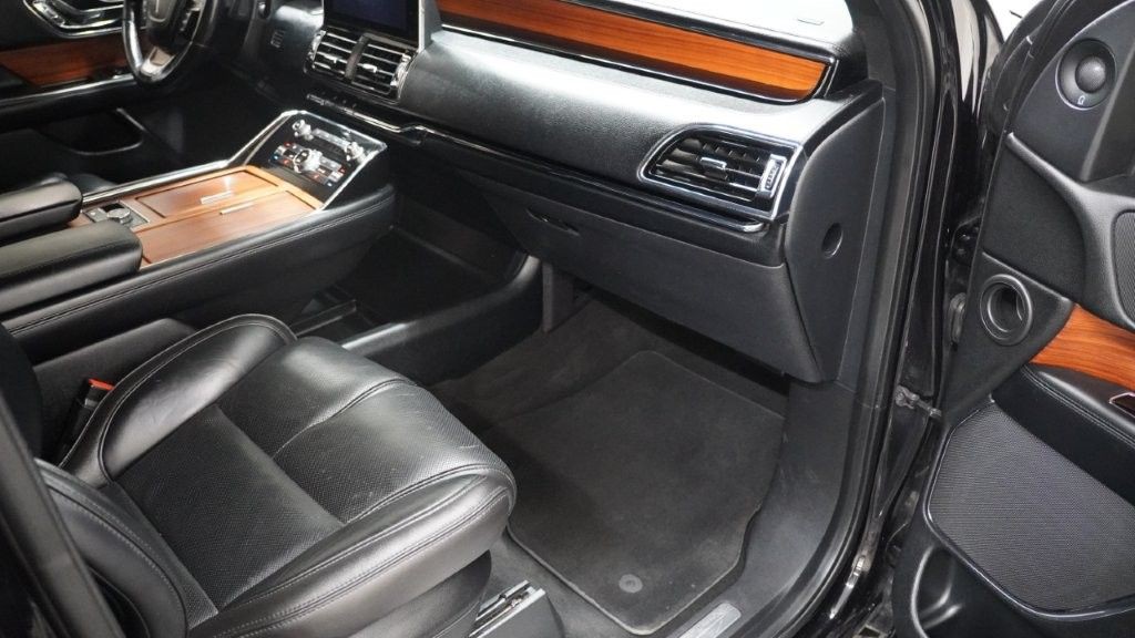 2019 Lincoln Navigator Image 18