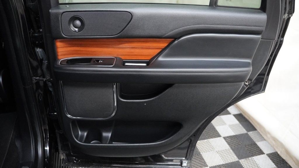 2019 Lincoln Navigator Image 23