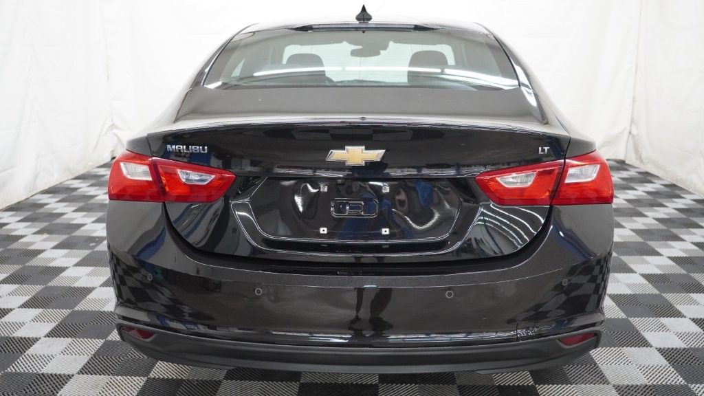 2023 Chevrolet Malibu Image 3