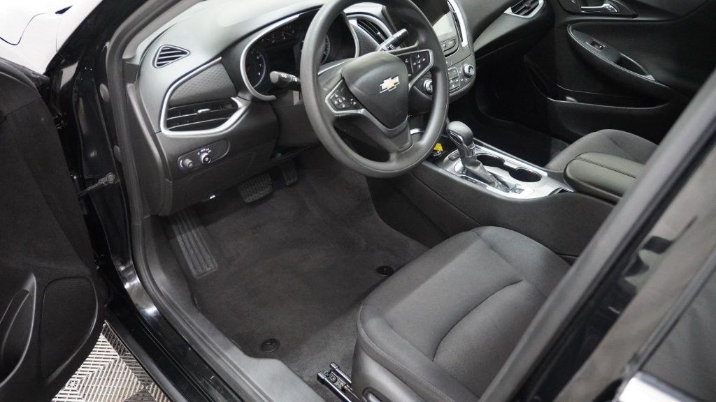 2023 Chevrolet Malibu Image 12