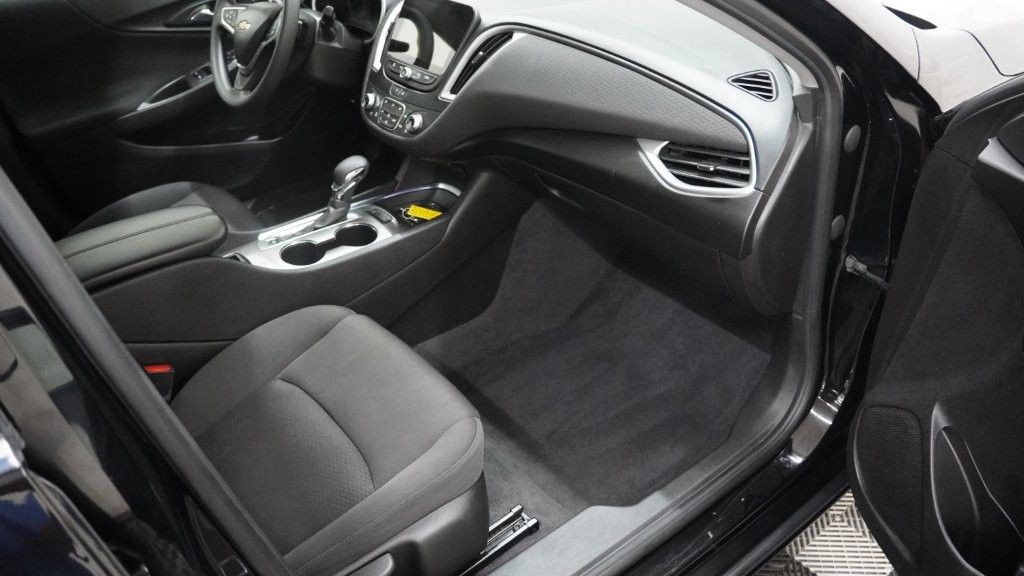 2023 Chevrolet Malibu Image 18