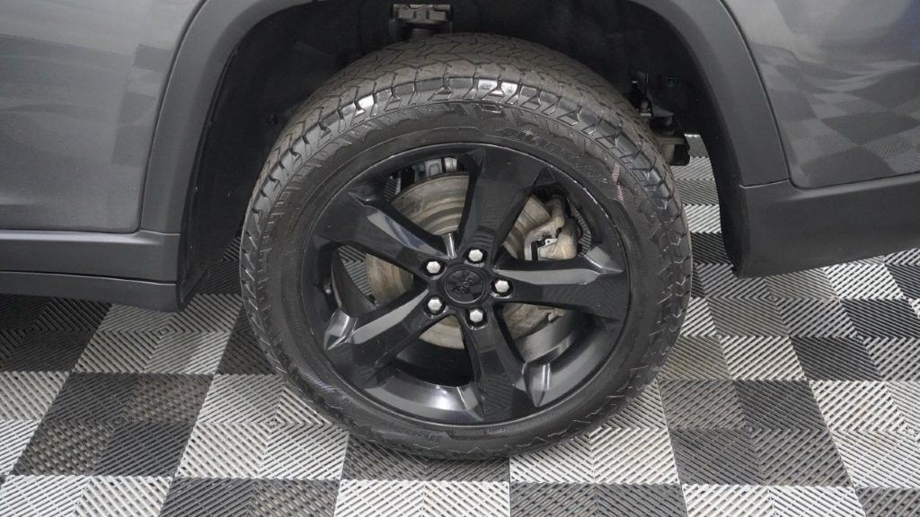 2023 Jeep Grand Cherokee Image 9