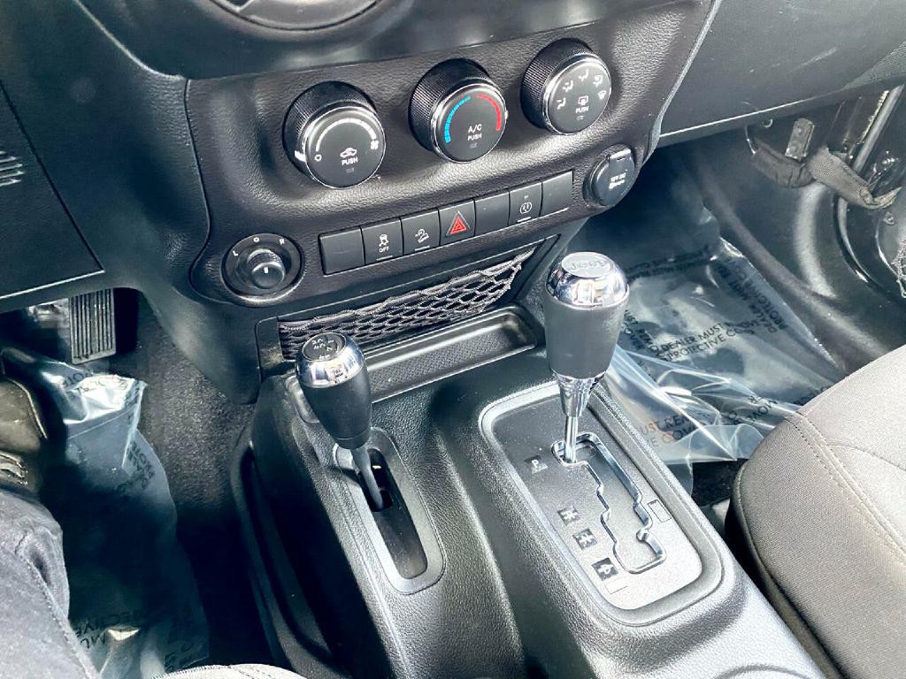 2017 Jeep Wrangler Unlimited Image 17