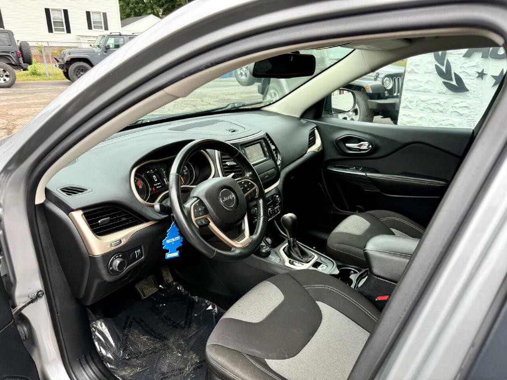 2016 Jeep Cherokee Image 18