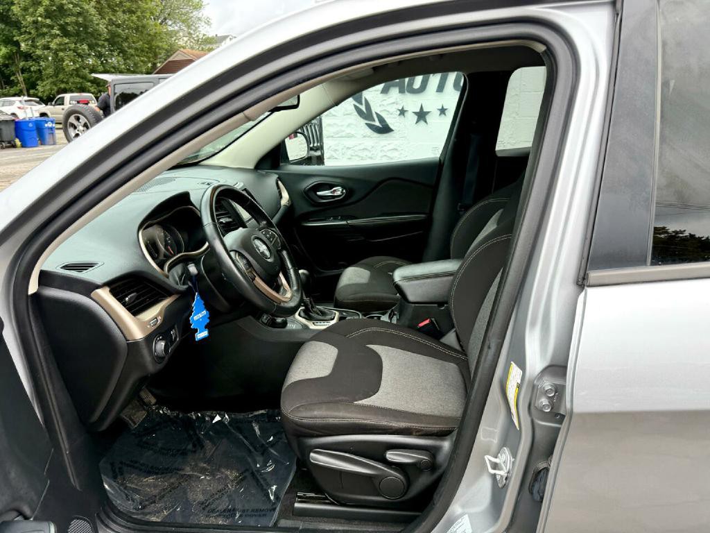 2016 Jeep Cherokee Image 19