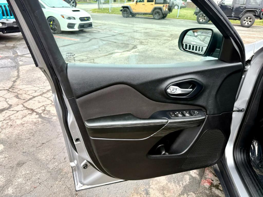 2016 Jeep Cherokee Image 20