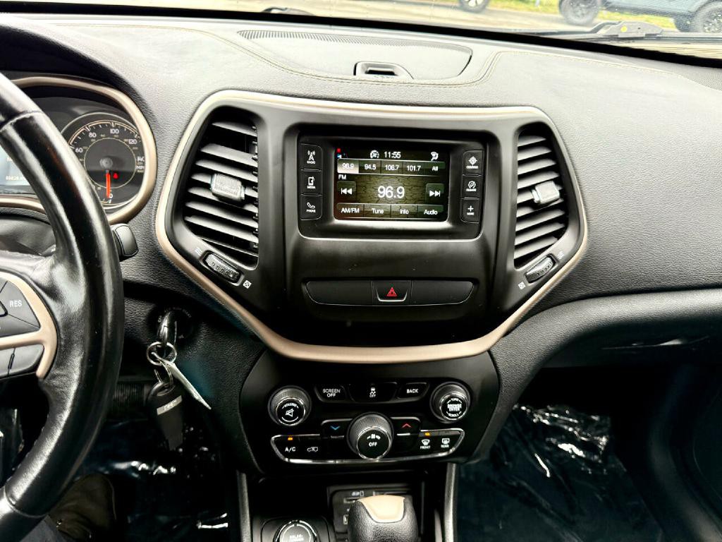 2016 Jeep Cherokee Image 25