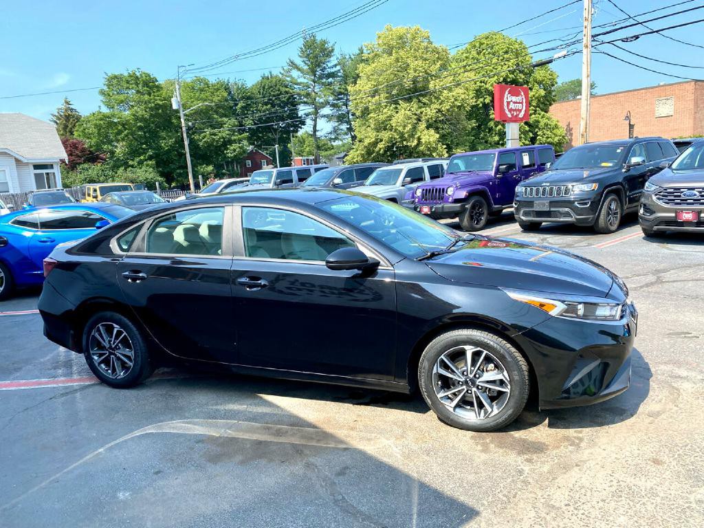 2022 Kia Forte Image 8