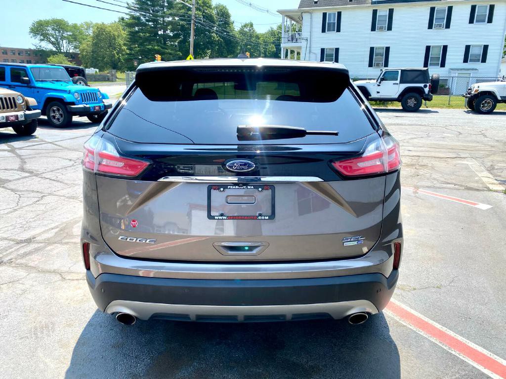 2019 Ford Edge Image 8