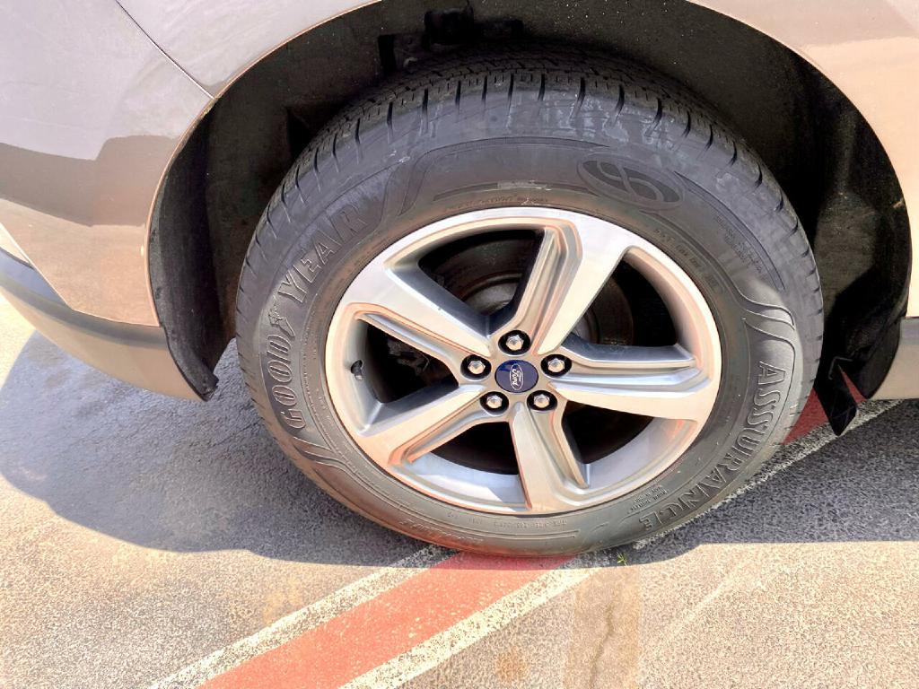 2019 Ford Edge Image 15