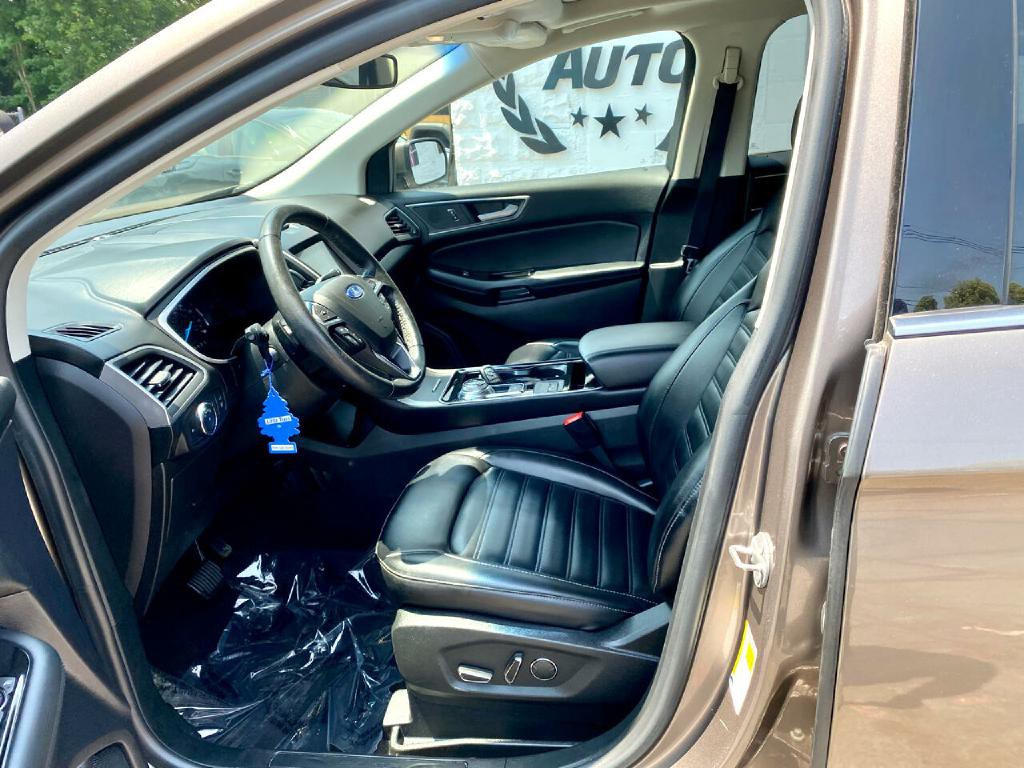 2019 Ford Edge Image 18