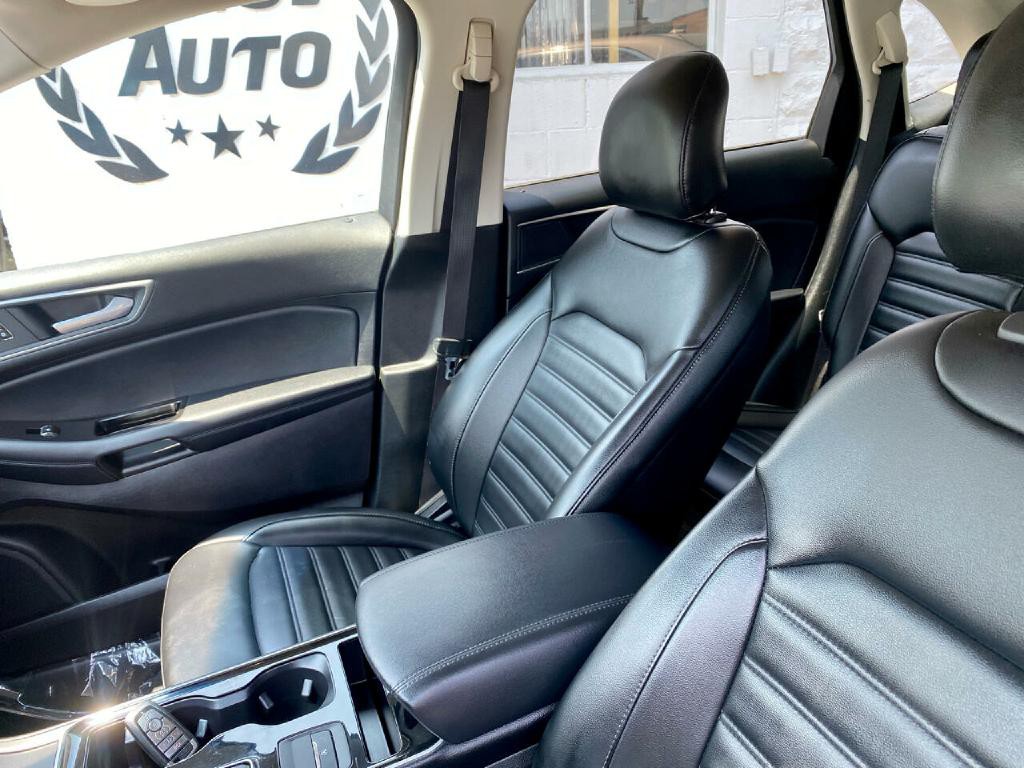 2019 Ford Edge Image 19