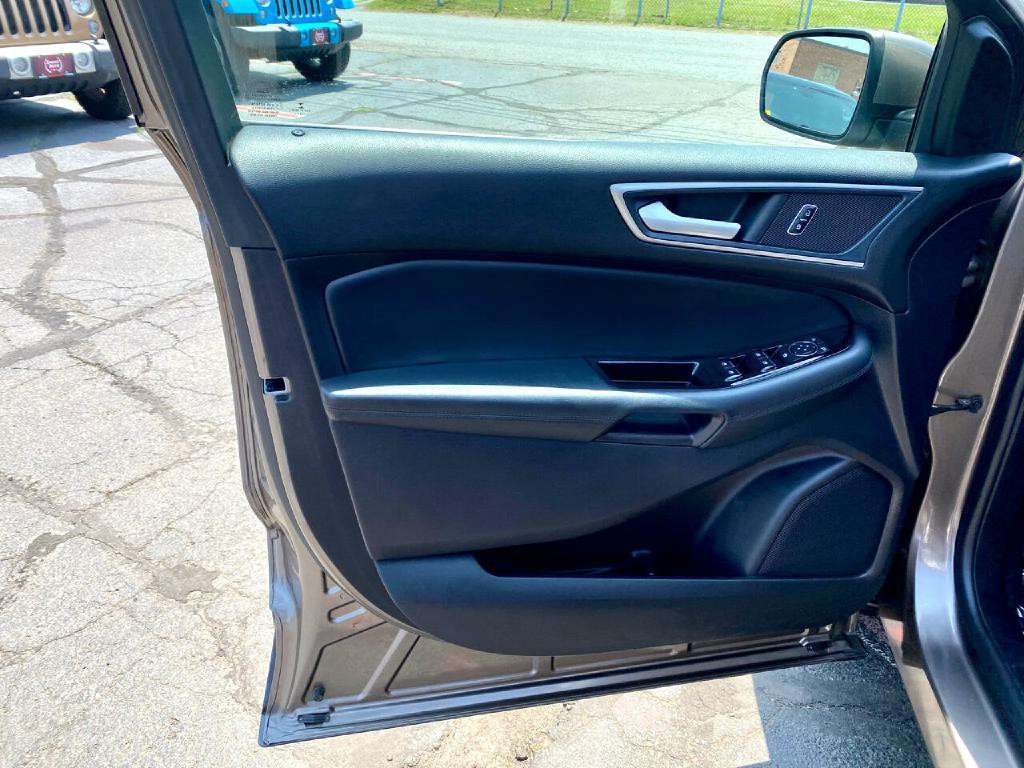 2019 Ford Edge Image 20
