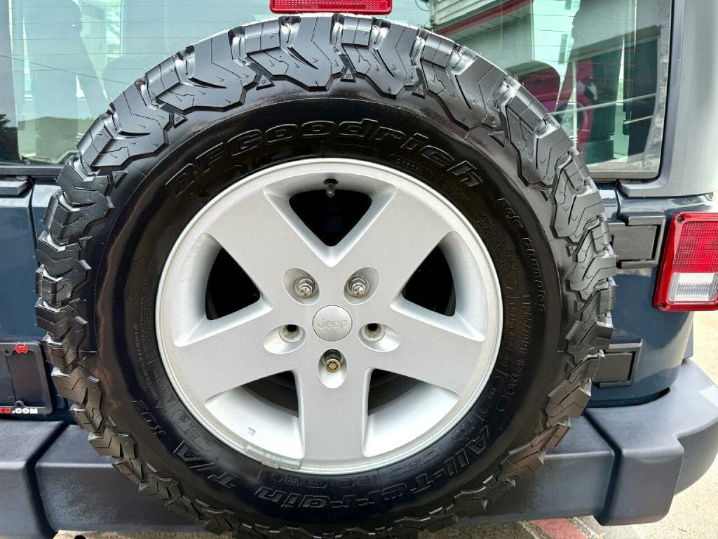 2017 Jeep Wrangler Image 17