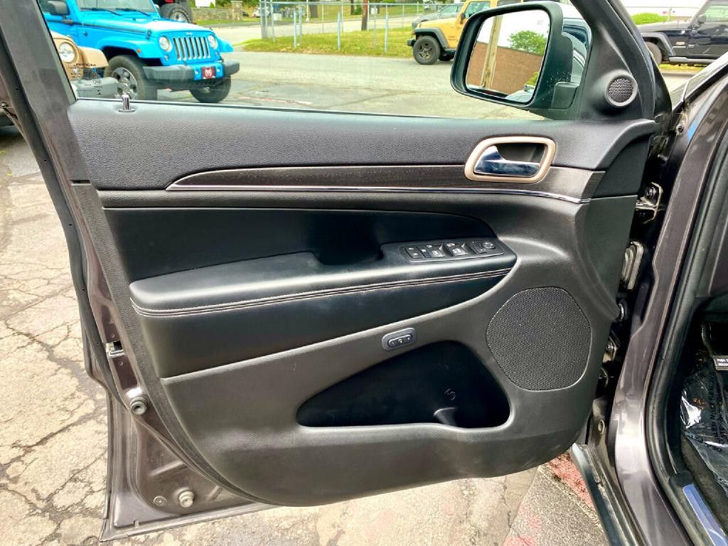 2015 Jeep Grand Cherokee Image 19