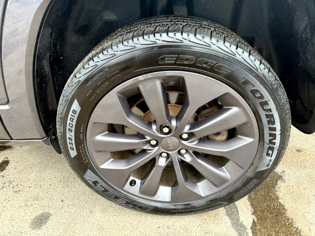 2019 Jeep Cherokee Image 16