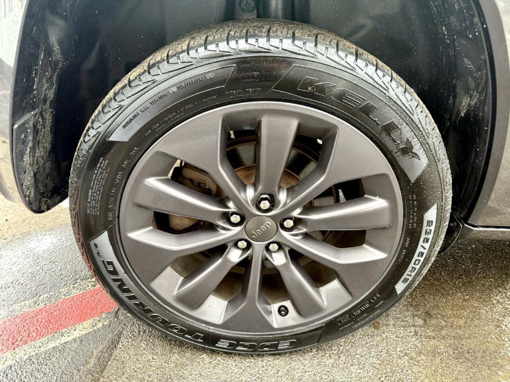 2019 Jeep Cherokee Image 17