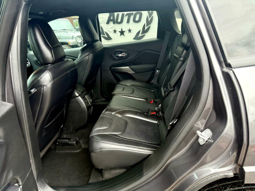 2019 Jeep Cherokee Image 24