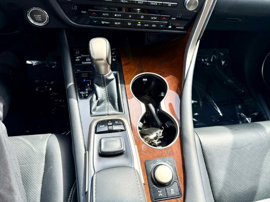 2017 Lexus RX Image 26