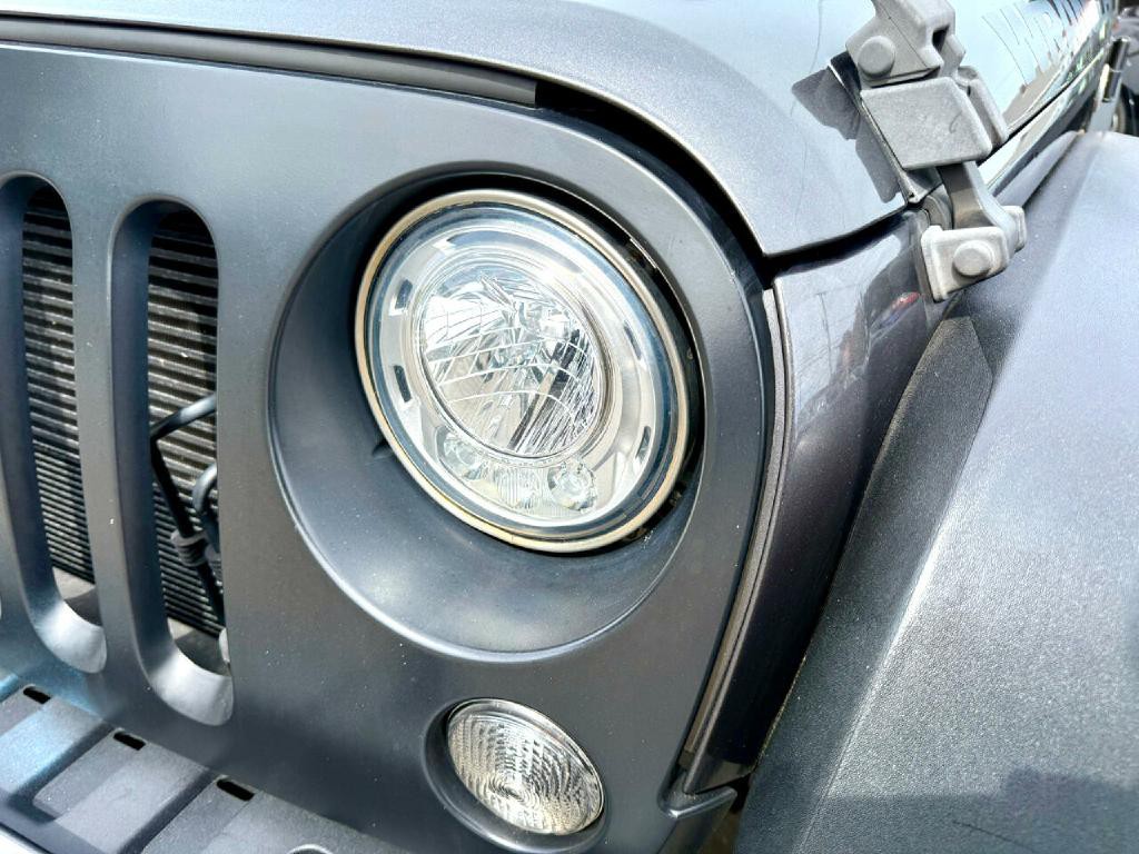 2017 Jeep Wrangler Image 14