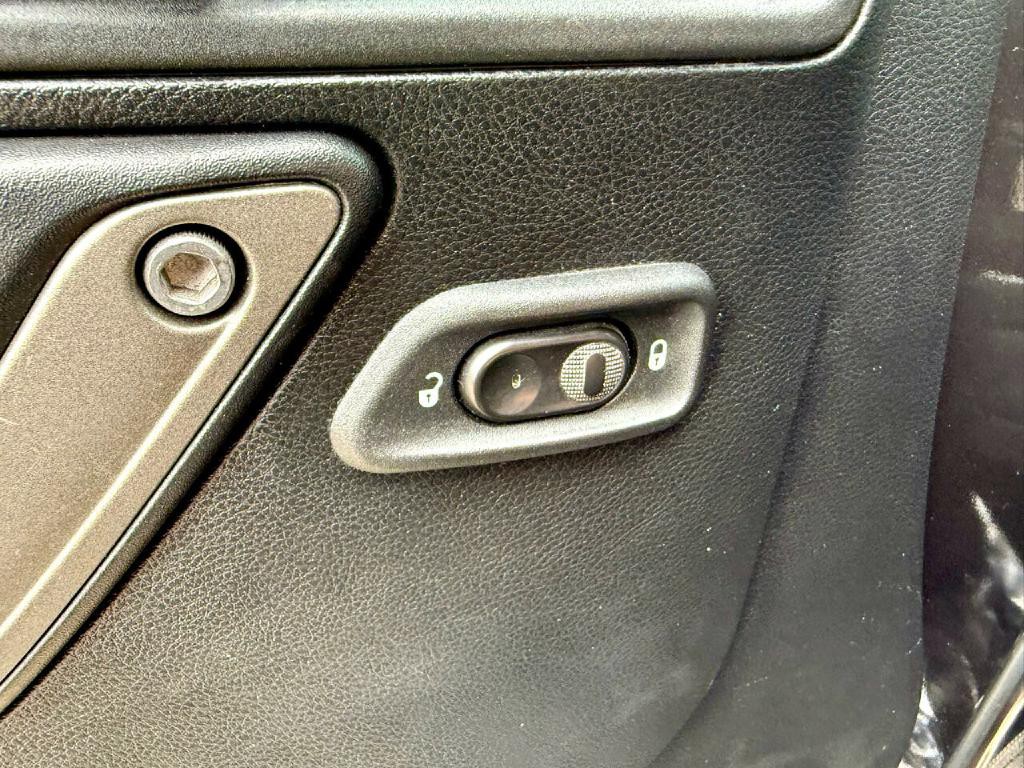 2017 Jeep Wrangler Image 24