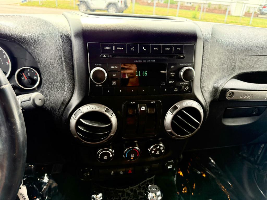 2017 Jeep Wrangler Image 25
