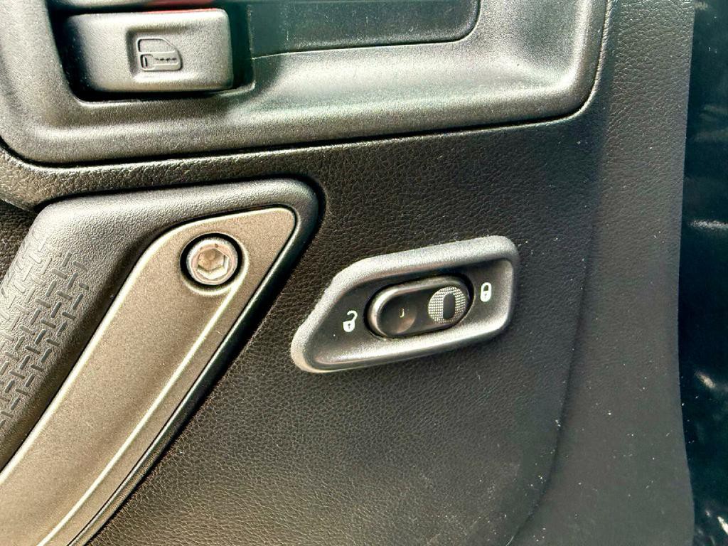 2017 Jeep Wrangler Image 24