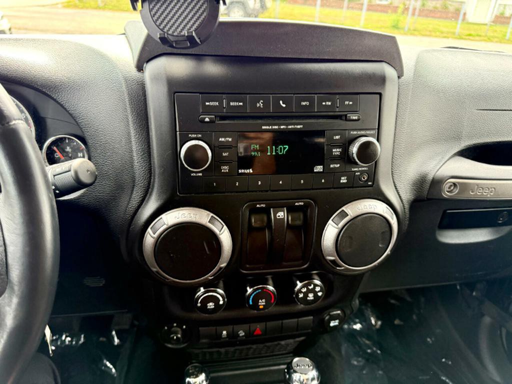 2017 Jeep Wrangler Image 25