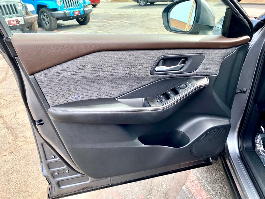 2021 Nissan Rogue Image 19