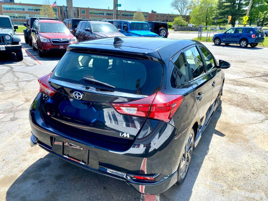 2016 Toyota Corolla Image 8