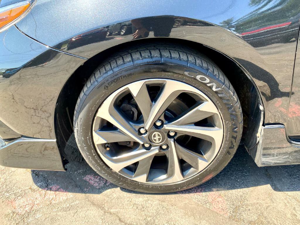 2016 Toyota Corolla Image 12
