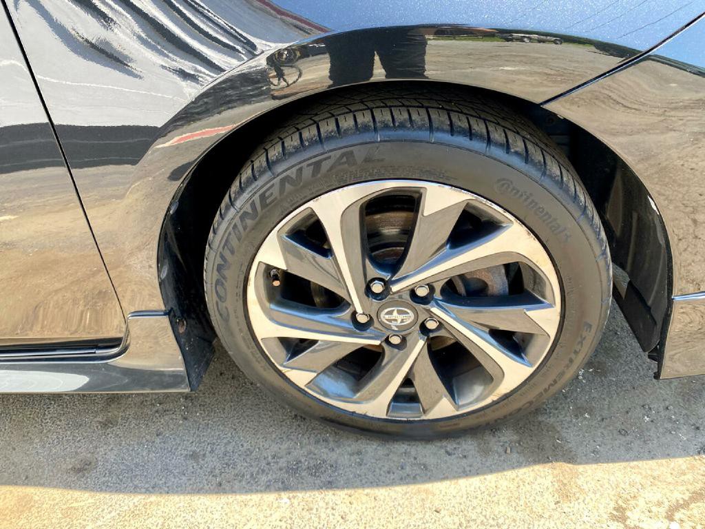 2016 Toyota Corolla Image 15