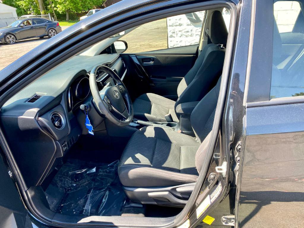 2016 Toyota Corolla Image 17