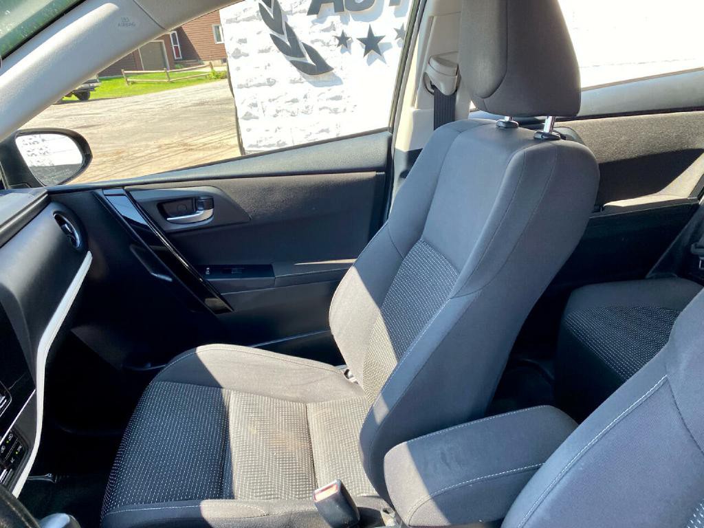 2016 Toyota Corolla Image 19