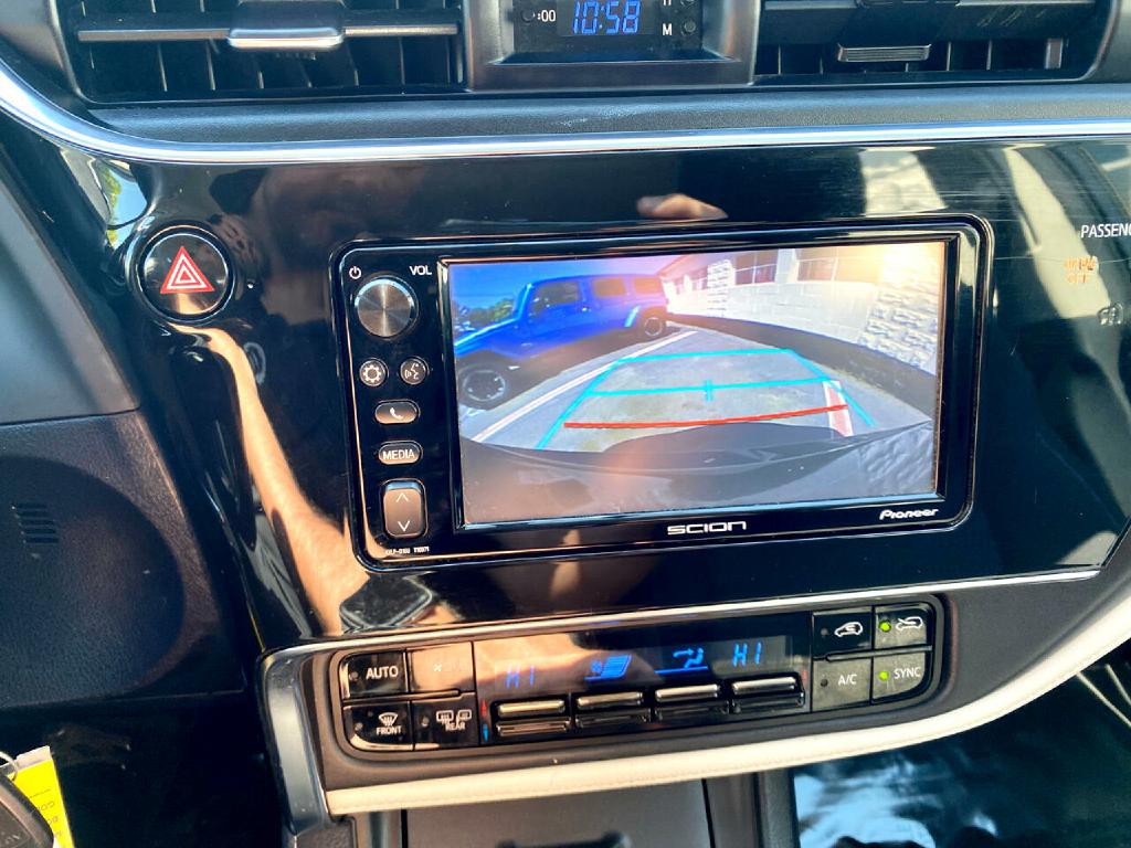 2016 Toyota Corolla Image 25