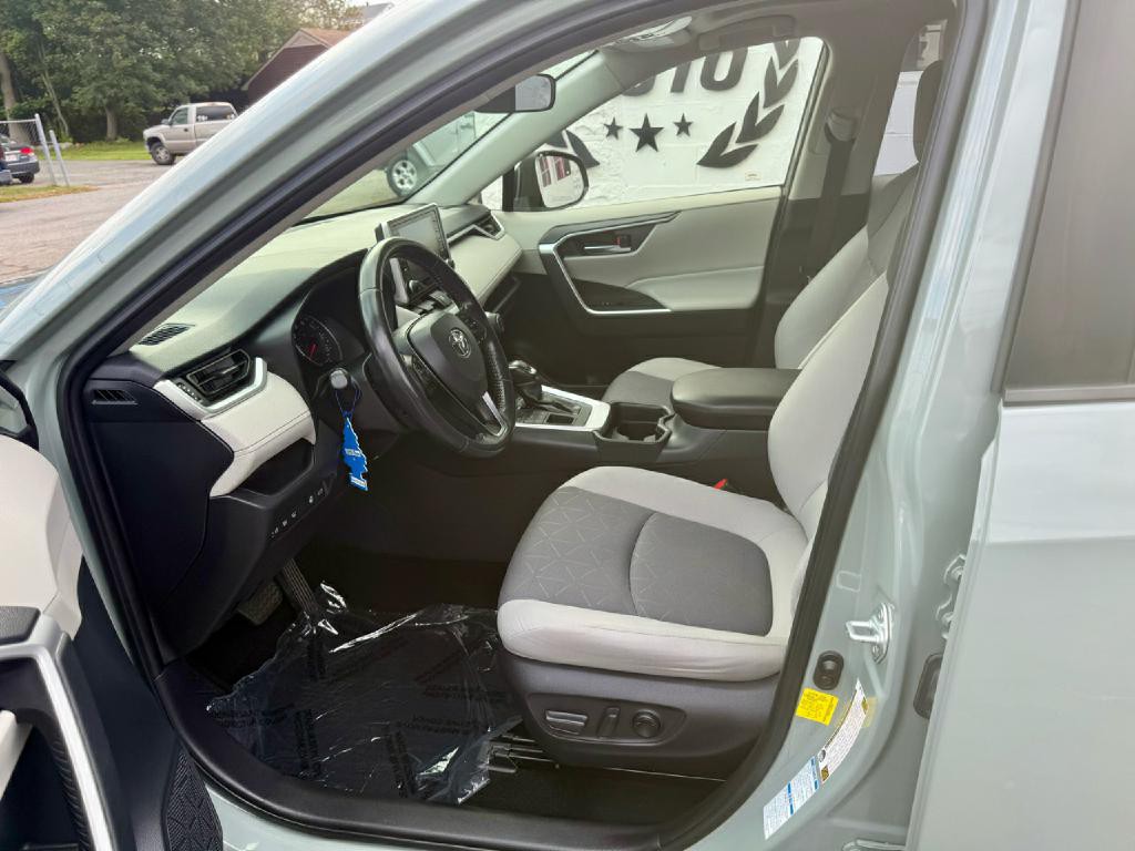 2019 Toyota Rav4 Image 16