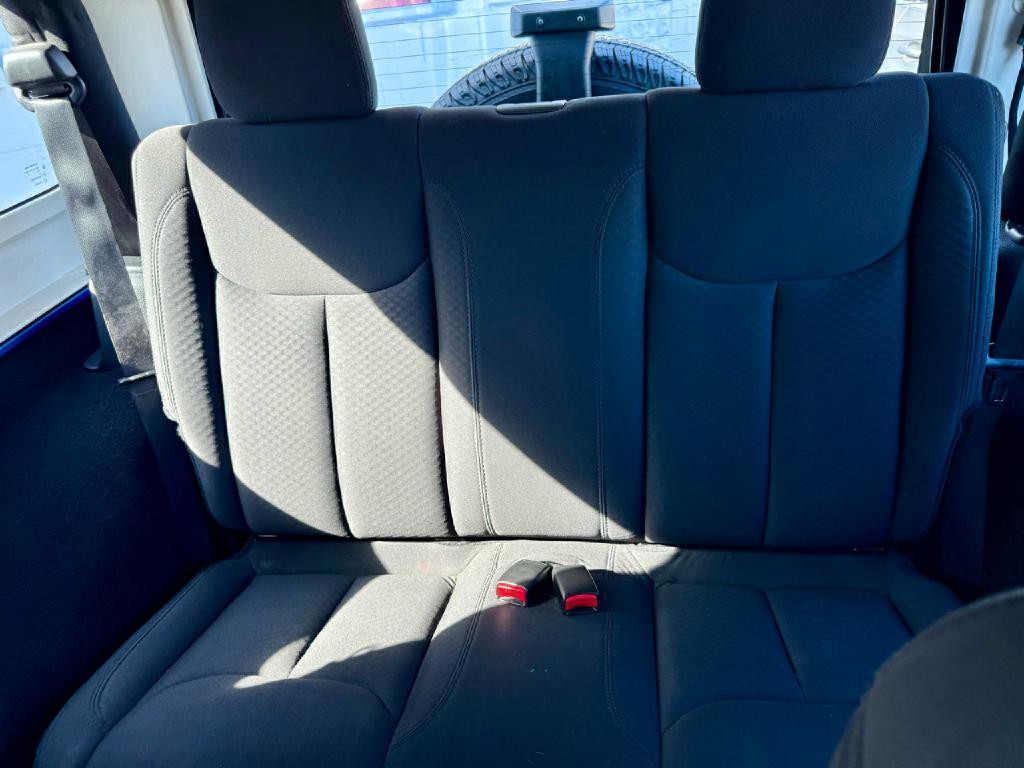 2015 Jeep Wrangler Image 25