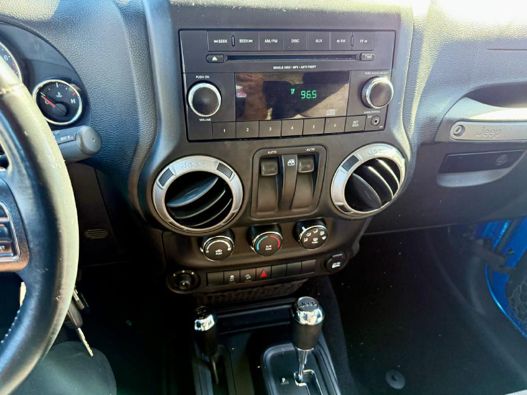 2015 Jeep Wrangler Image 26