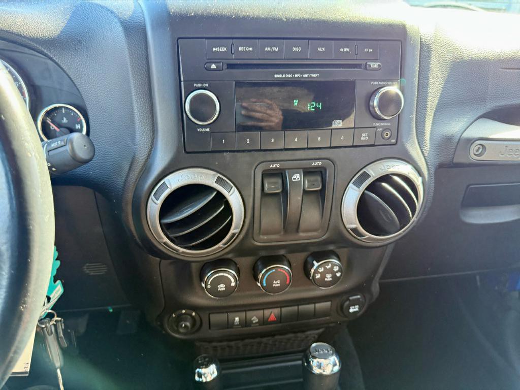 2015 Jeep Wrangler Image 28