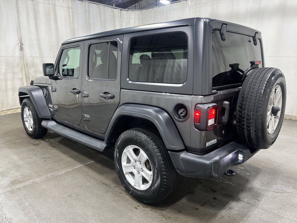 2018 Jeep Wrangler Unlimited Image 2